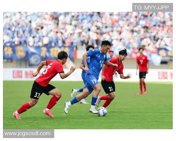 足球陈满意的成长之路与未来展望：从草根到职业球员的奋斗历程